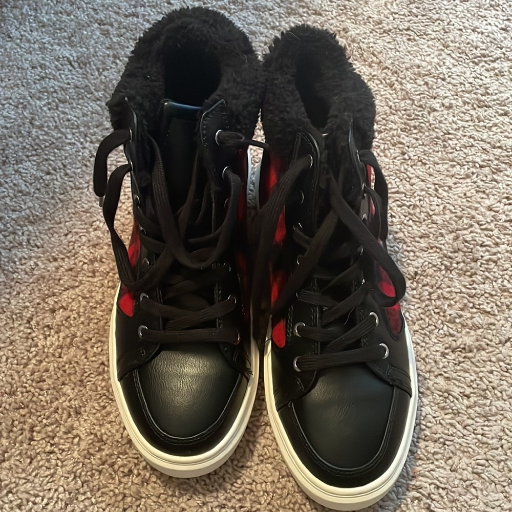 New Marc Fisher Fellow buffalo plaid sneaker - Picture 7 of 10